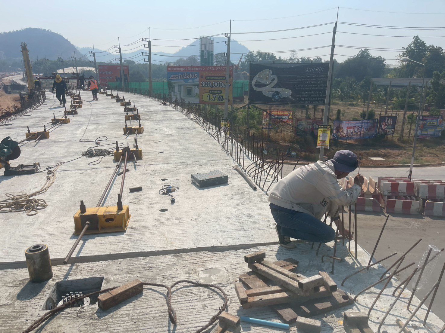 สำรวจควบคุมการติดตั้ง Precast Segments ทางแยกต่างระดับ แยกแก่งเสี้ยน กาญจนบุรี — รูปที่ 3